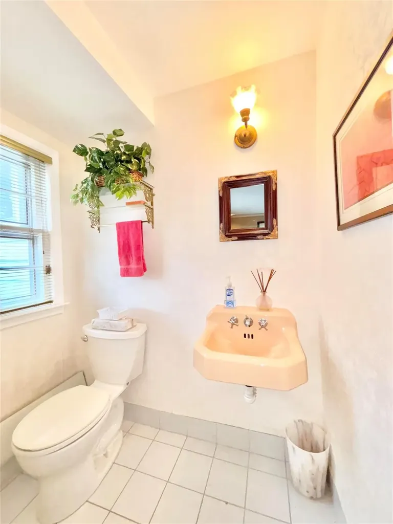 94 Lawrence Avenue Lawrence NY 11559