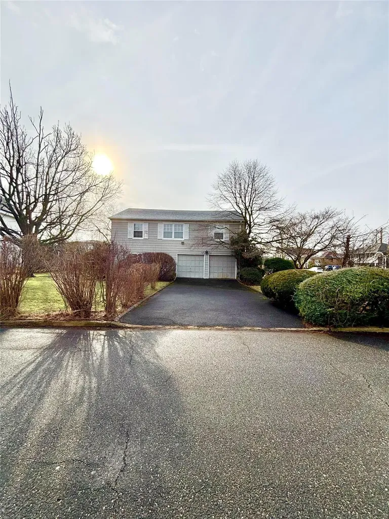 94 Lawrence Avenue Lawrence NY 11559