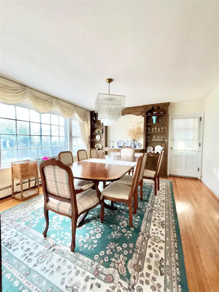 94 Lawrence Avenue Lawrence NY 11559