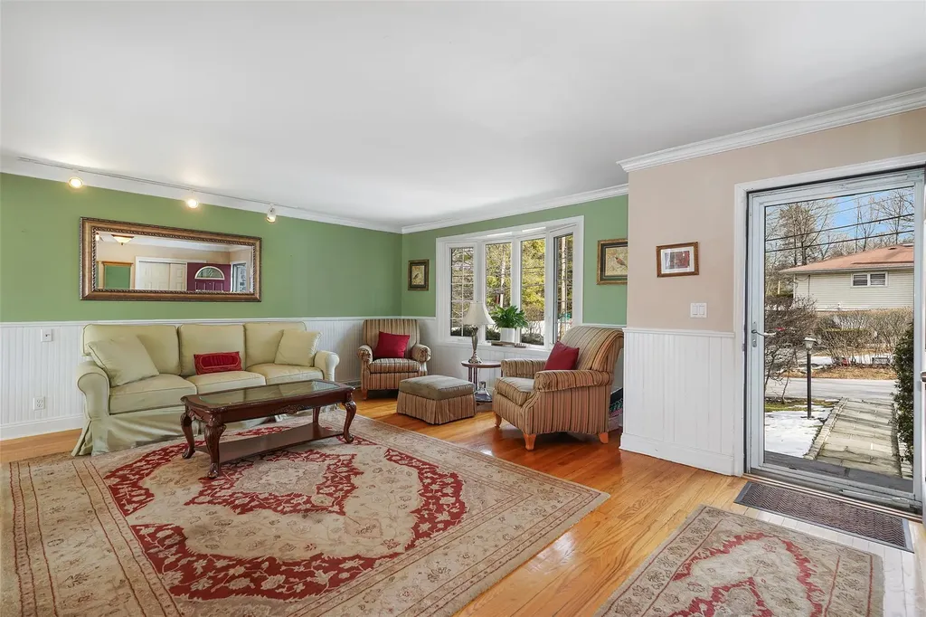 1 Skytop Road Scarsdale NY 10583