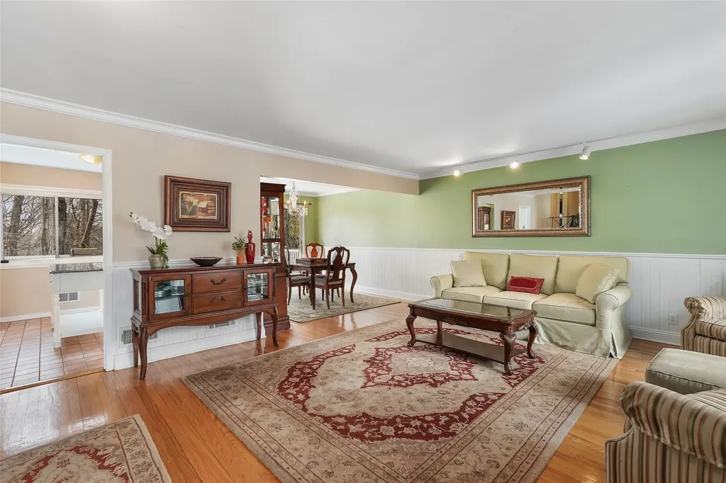 1 Skytop Road Scarsdale NY 10583