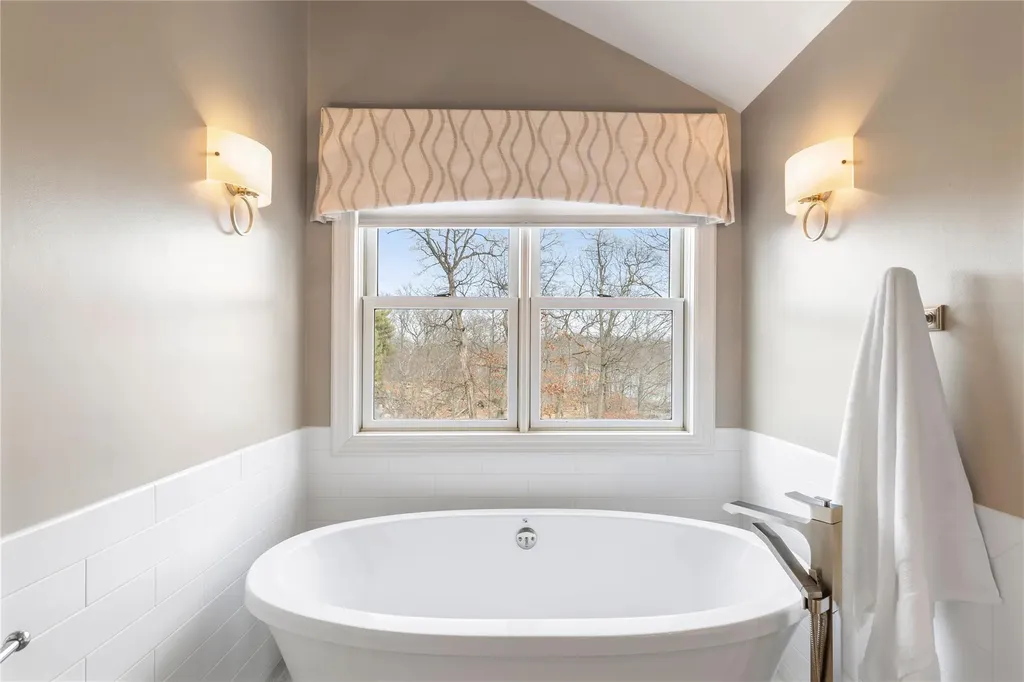 17 Hook Road Rye NY 10580