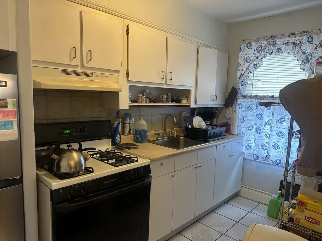 7807 74th Street Glendale NY 11385