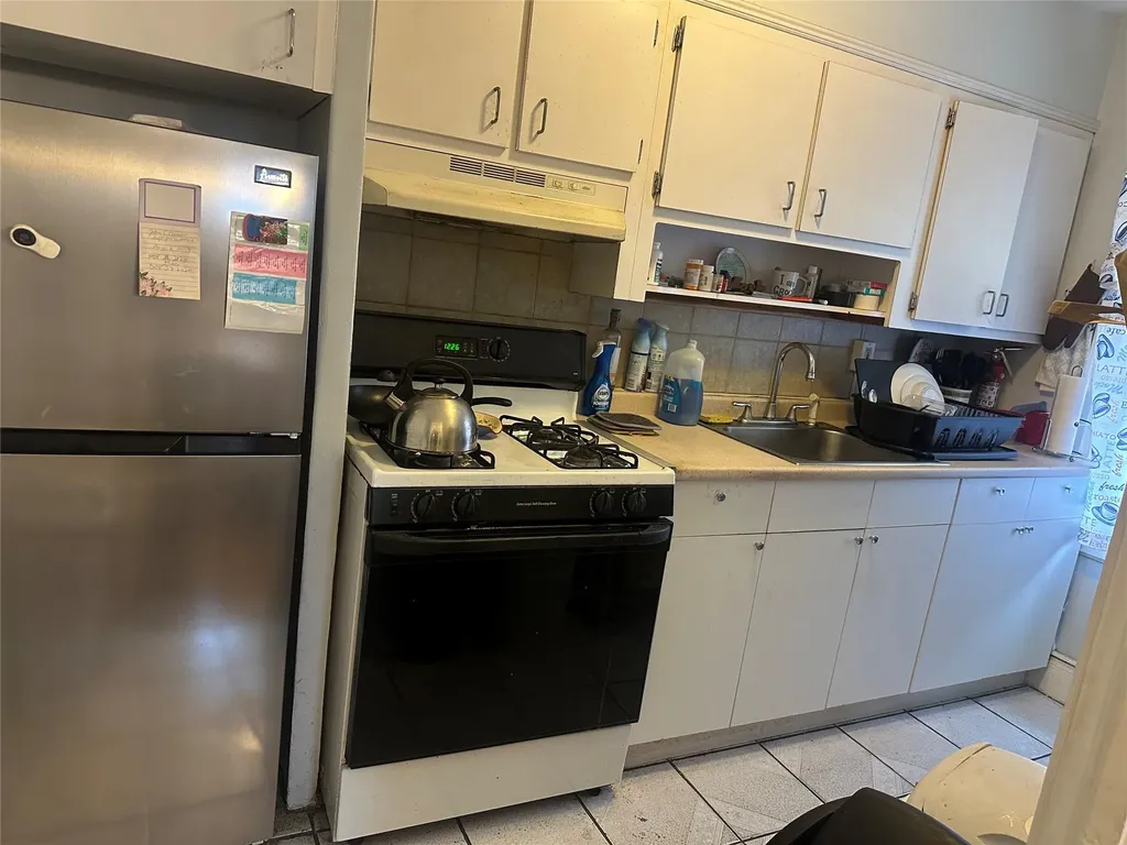7807 74th Street Glendale NY 11385