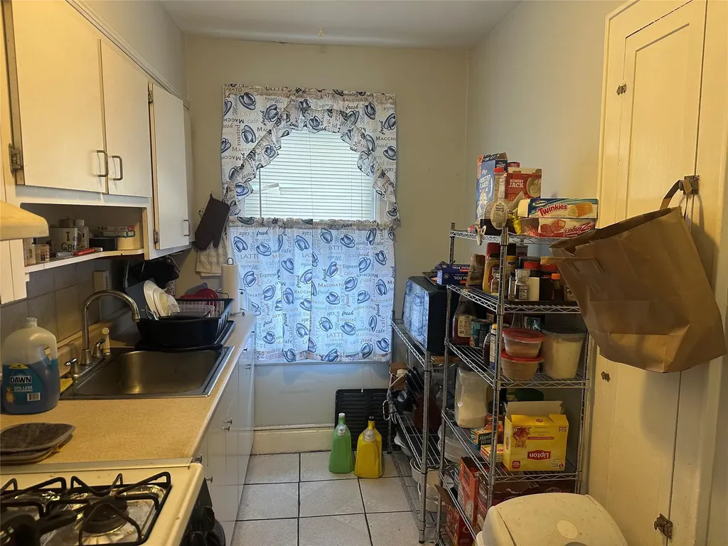 7807 74th Street Glendale NY 11385