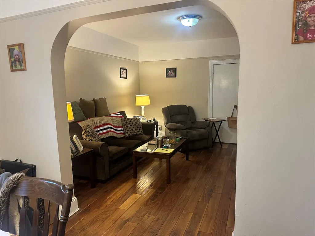 7807 74th Street Glendale NY 11385