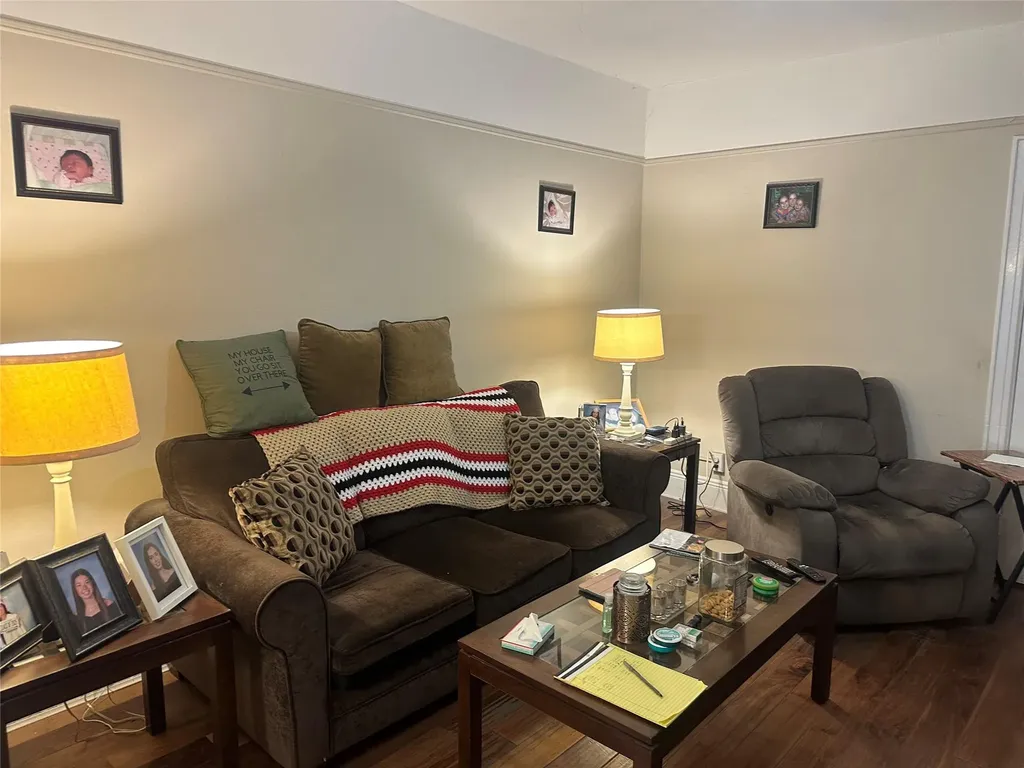 7807 74th Street Glendale NY 11385