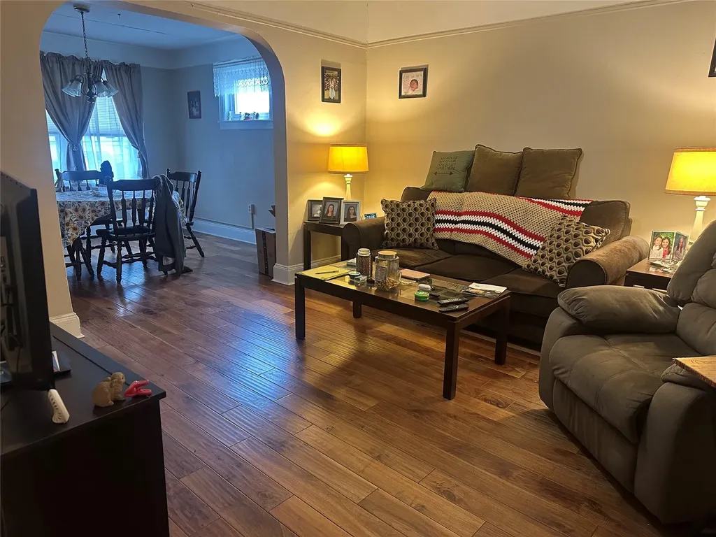 7807 74th Street Glendale NY 11385