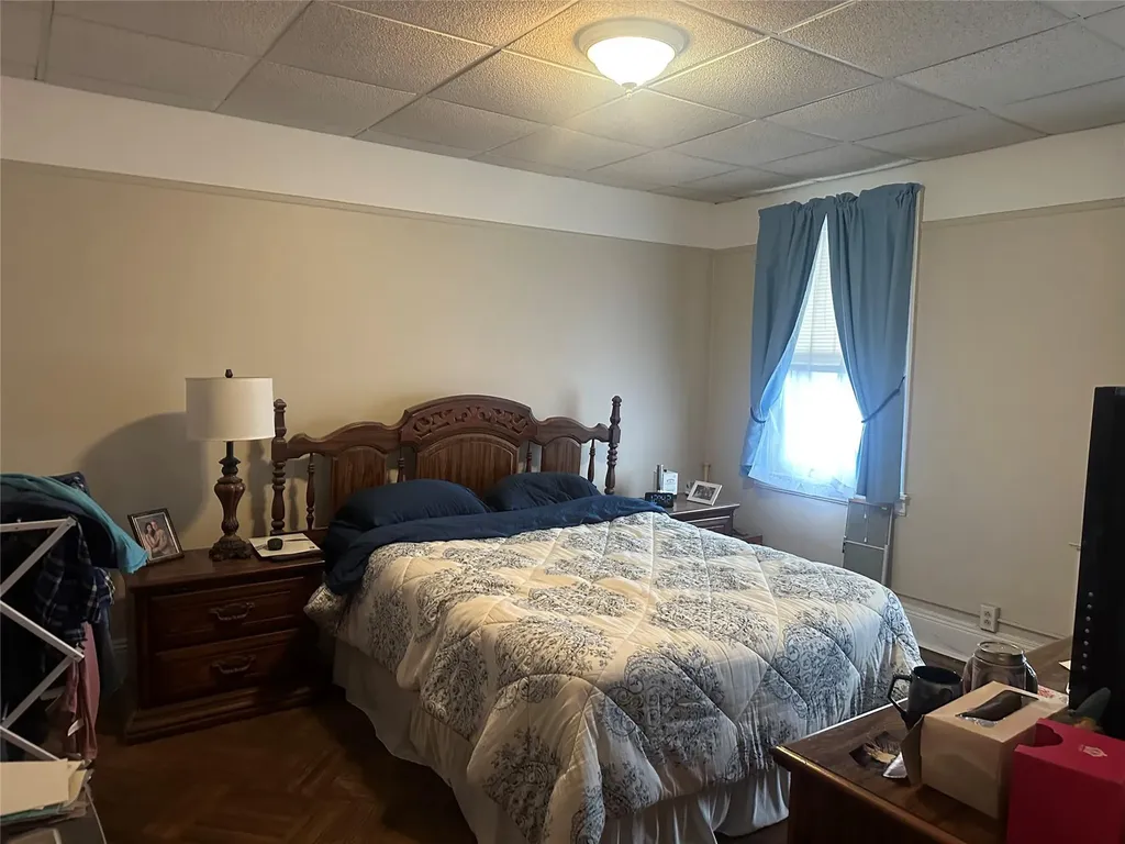 7807 74th Street Glendale NY 11385