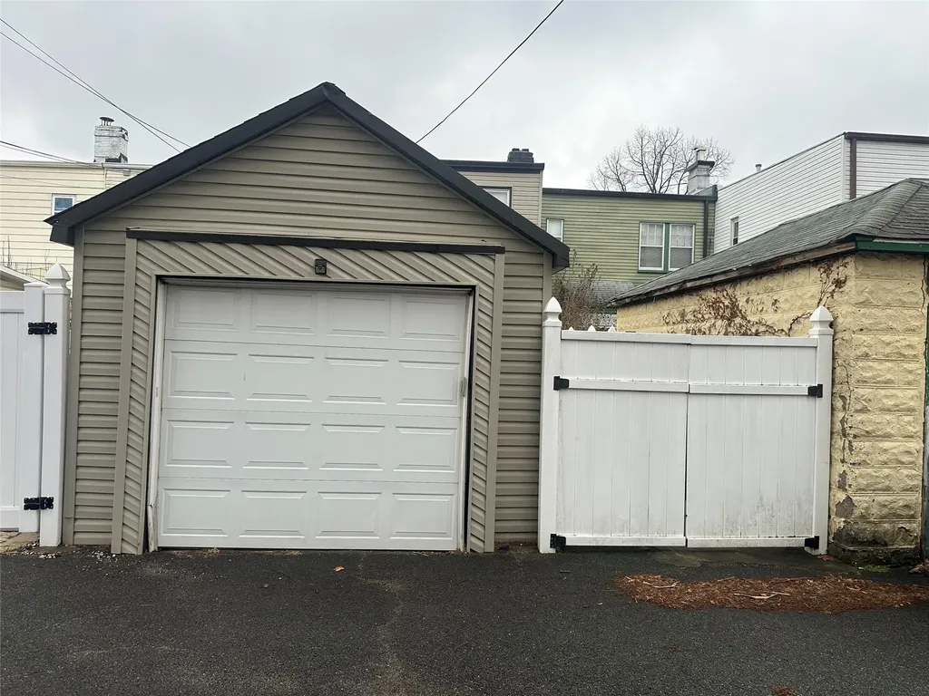 7807 74th Street Glendale NY 11385