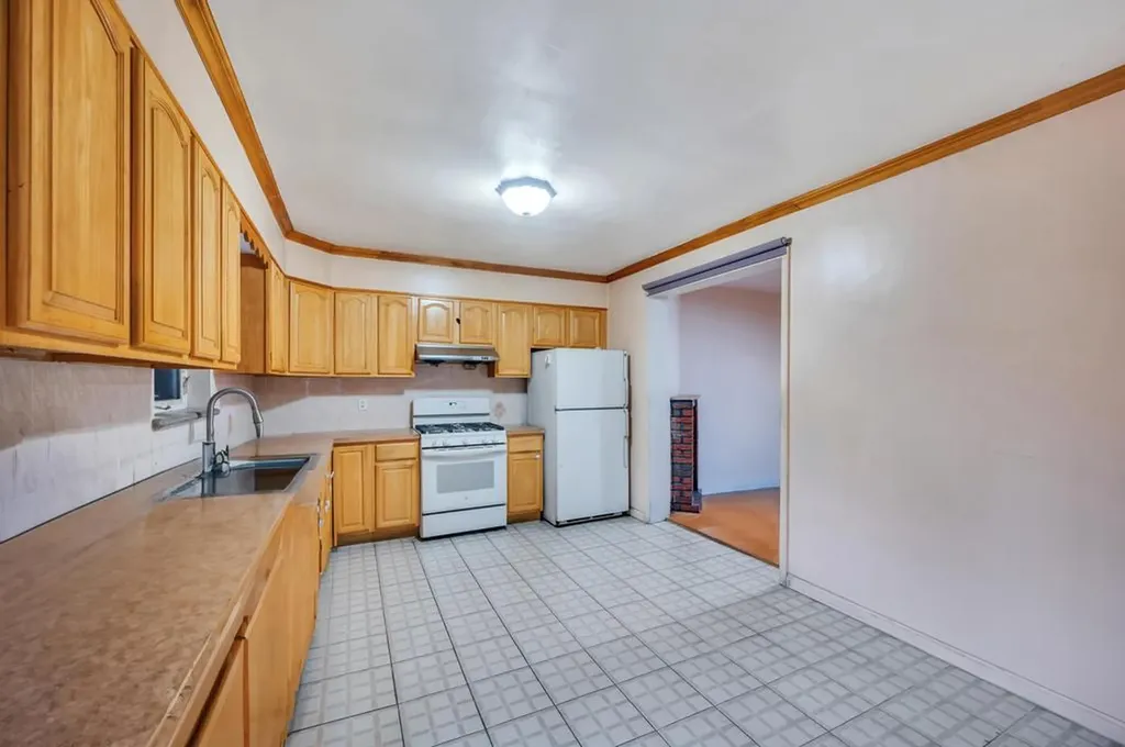 216 E 9th Street Brooklyn NY 11218