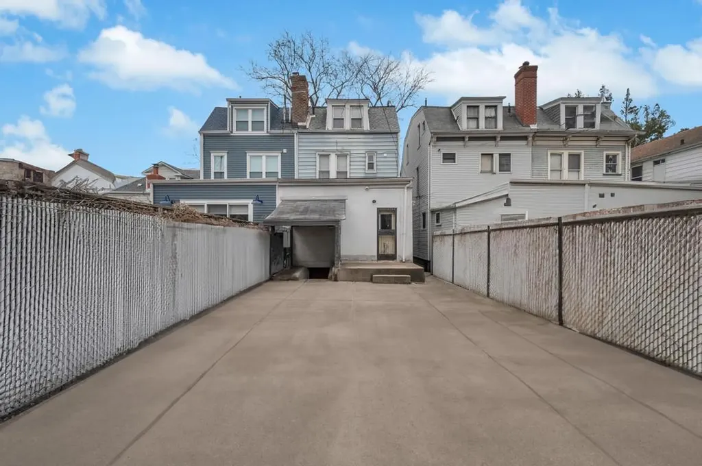 216 E 9th Street Brooklyn NY 11218