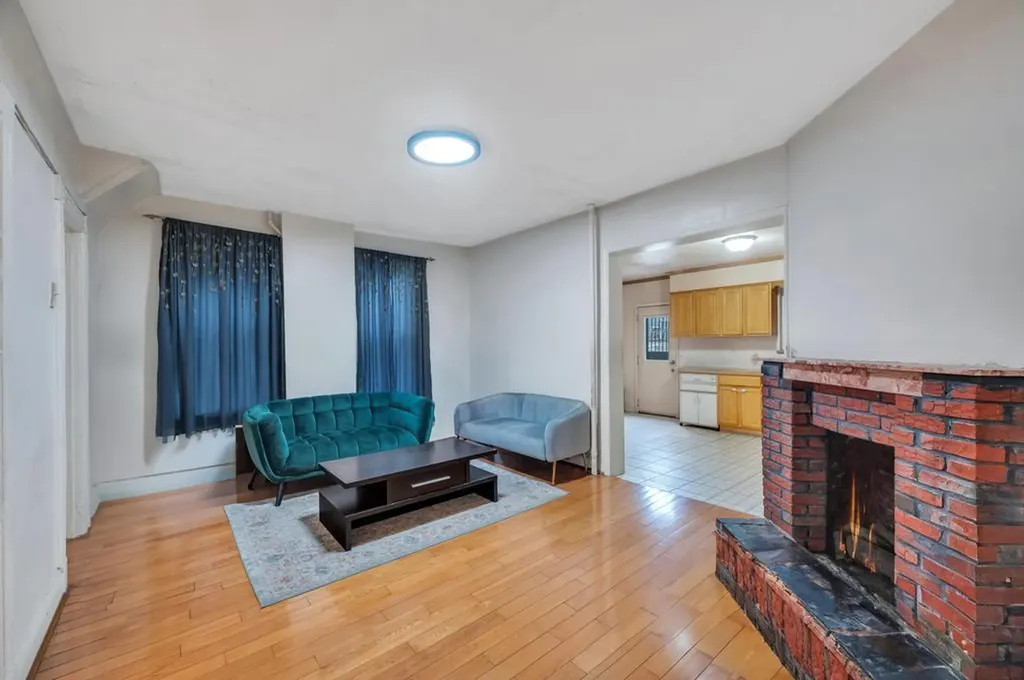 216 E 9th Street Brooklyn NY 11218