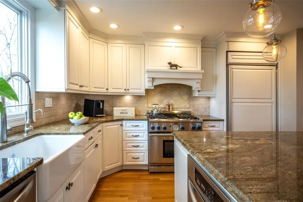 8 Barbara Lane Irvington NY 10533