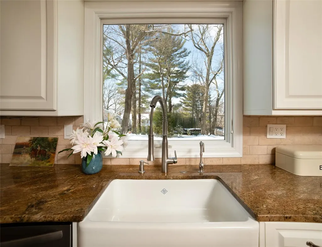 8 Barbara Lane Irvington NY 10533