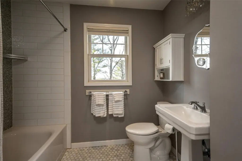 8 Barbara Lane Irvington NY 10533