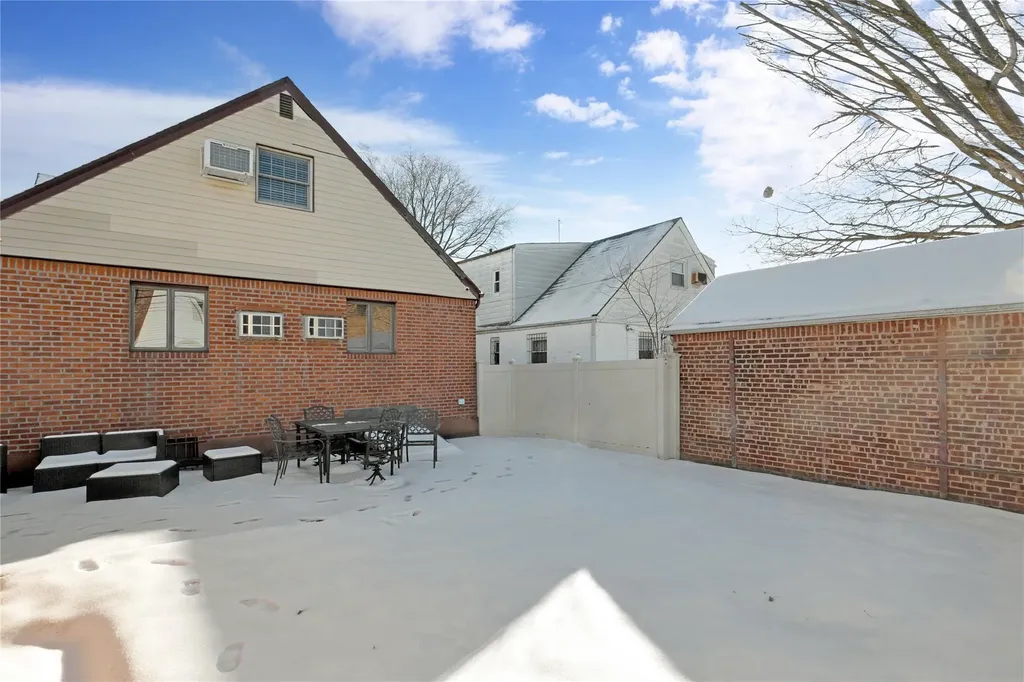 7564 184th Street Fresh Meadows NY 11366