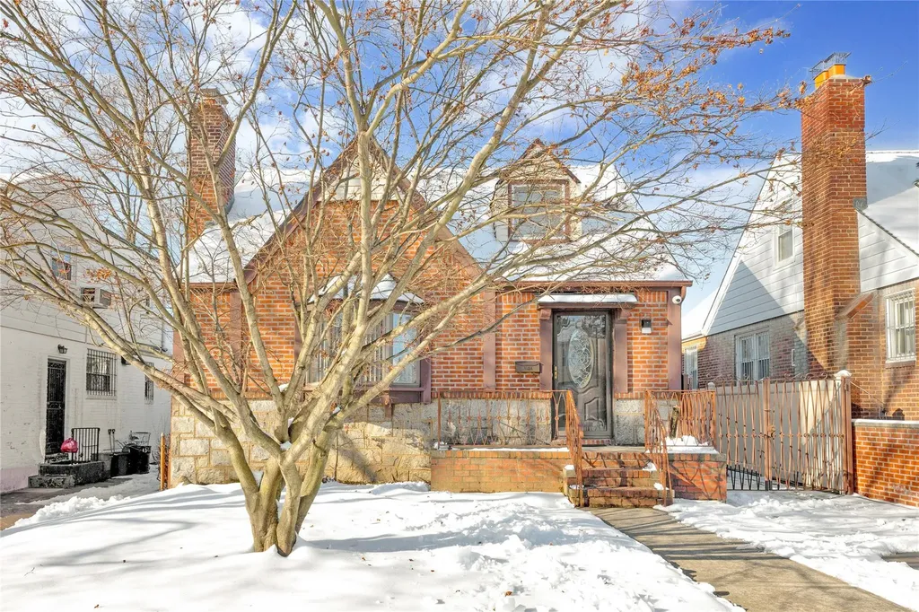 7564 184th Street Fresh Meadows NY 11366