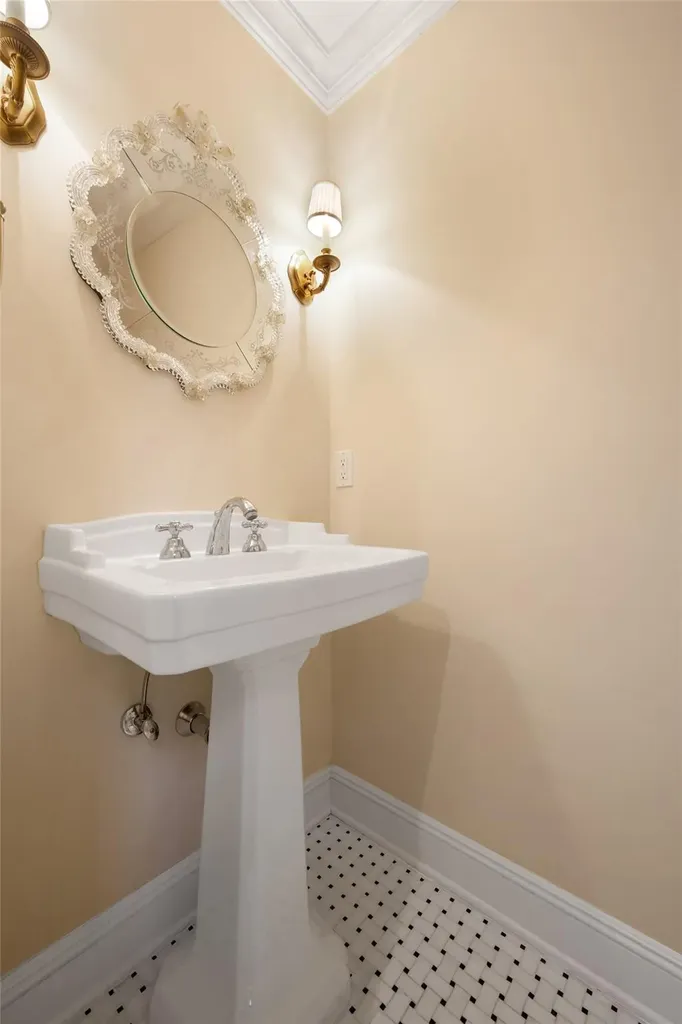 280 Beverly Road Scarsdale NY 10583