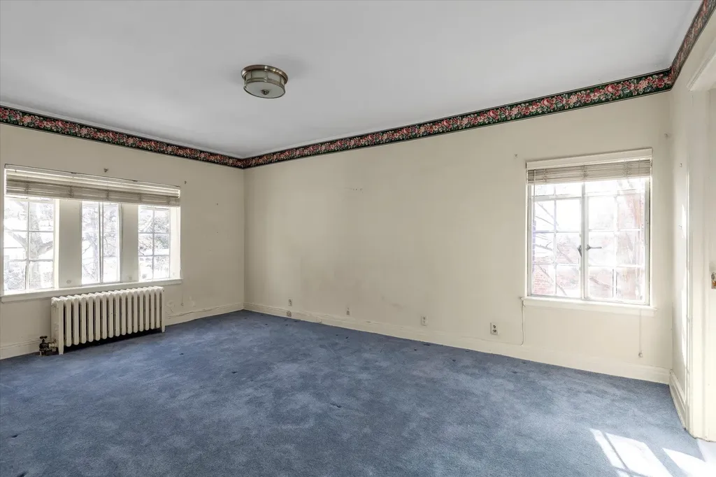 57 Somerset Drive S Great Neck NY 11020