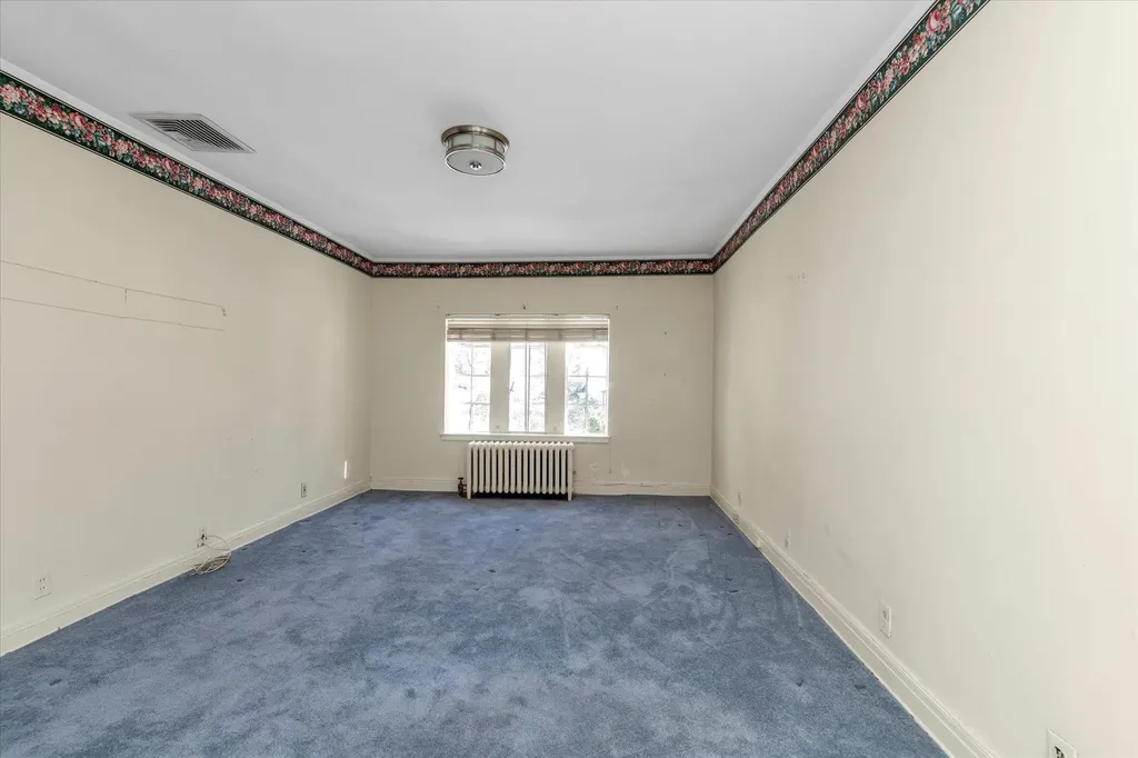 57 Somerset Drive S Great Neck NY 11020