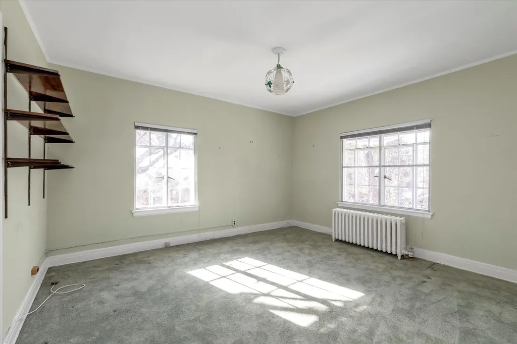 57 Somerset Drive S Great Neck NY 11020