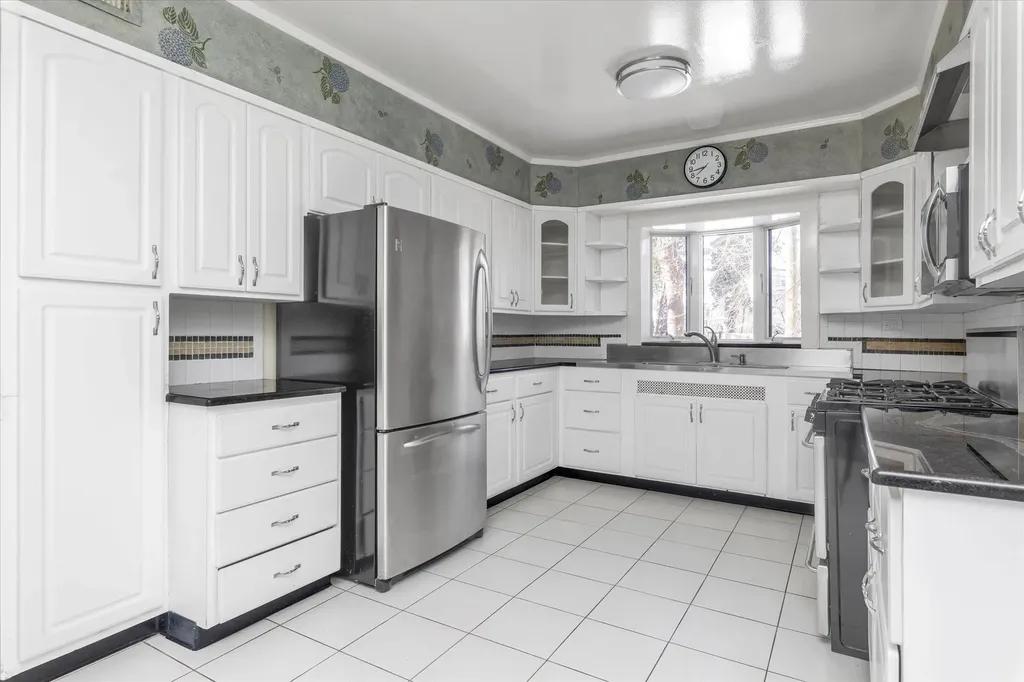 57 Somerset Drive S Great Neck NY 11020