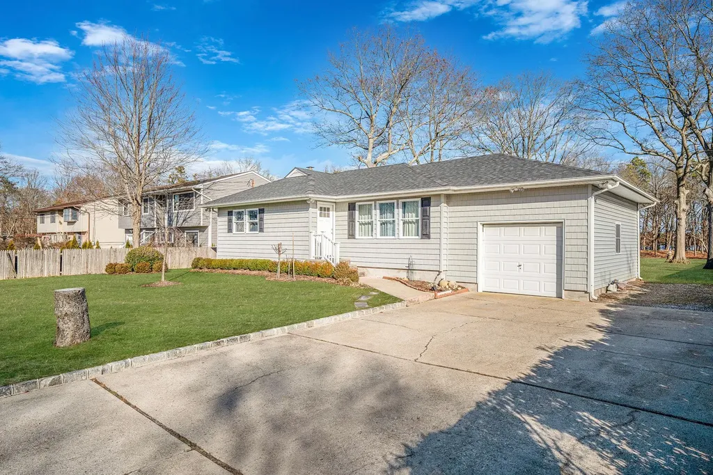 59 Cranford Boulevard Brookhaven NY 11950