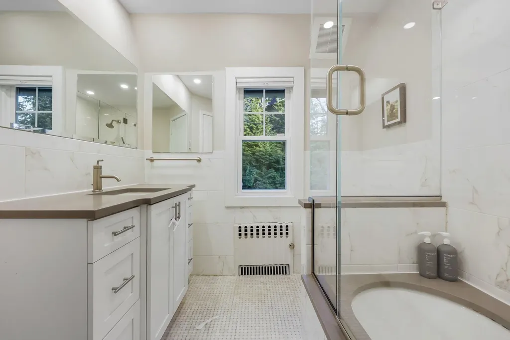 8 Merestone Terrace Bronxville NY 10708