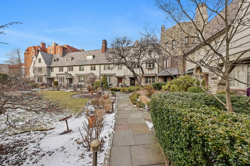 8 Merestone Terrace Bronxville NY 10708