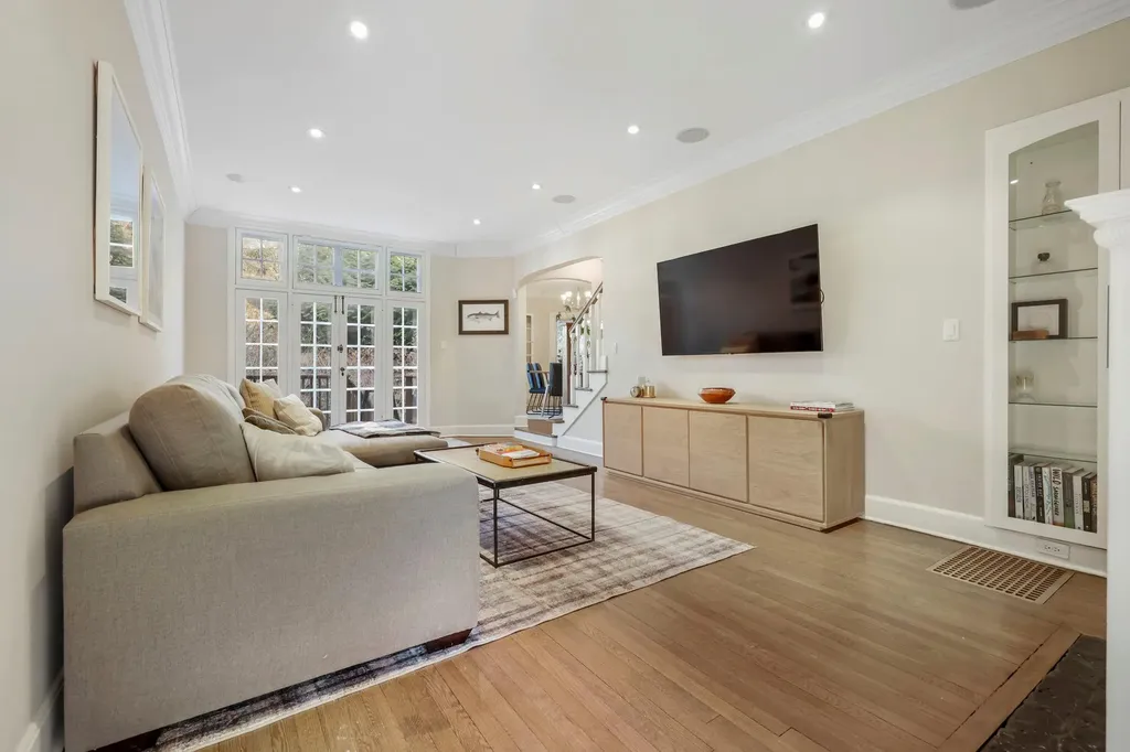 8 Merestone Terrace Bronxville NY 10708