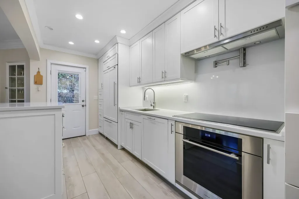 8 Merestone Terrace Bronxville NY 10708