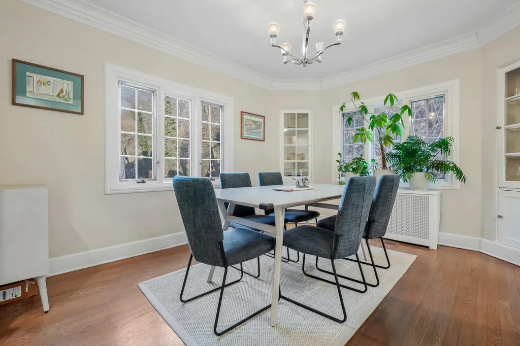 8 Merestone Terrace Bronxville NY 10708