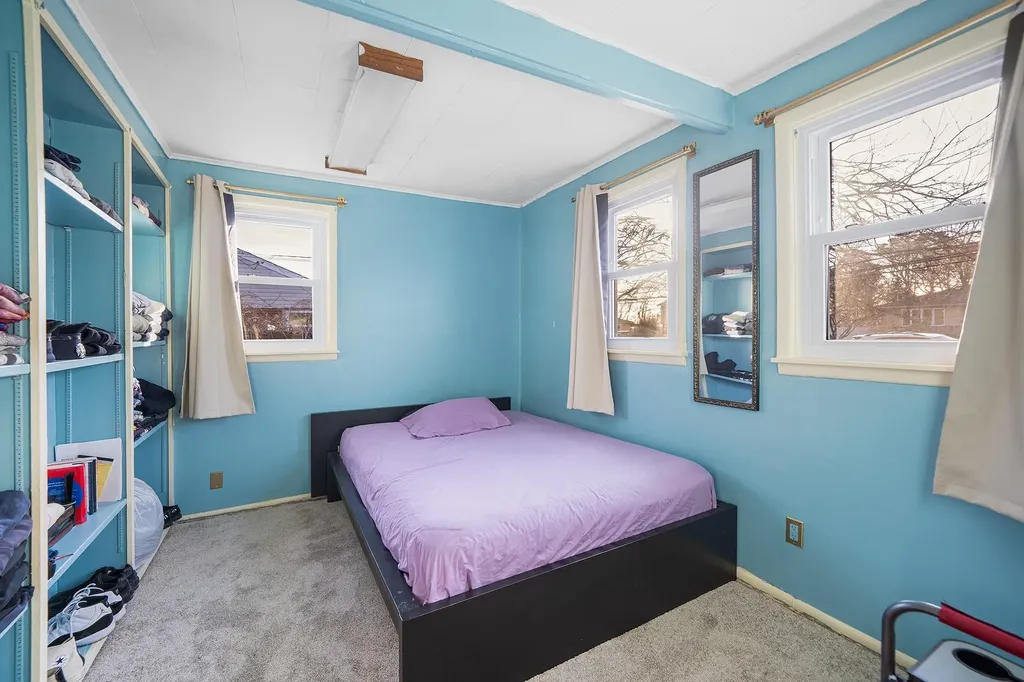 1695 N Thompson Drive Bay Shore NY 11706