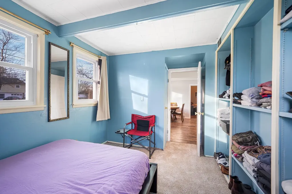 1695 N Thompson Drive Bay Shore NY 11706
