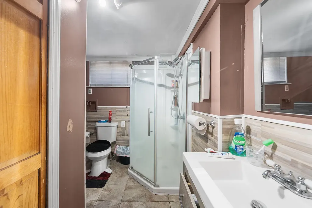 1695 N Thompson Drive Bay Shore NY 11706