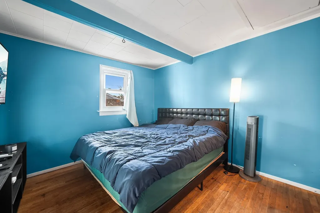 1695 N Thompson Drive Bay Shore NY 11706