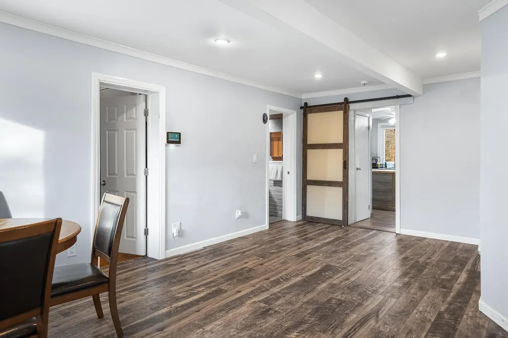 1695 N Thompson Drive Bay Shore NY 11706