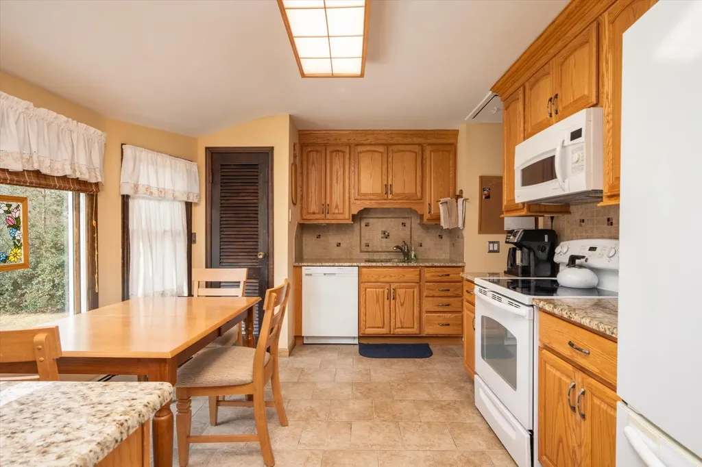 18 Howe Road Coram NY 11727