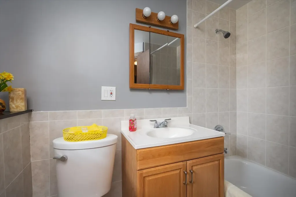 18 Howe Road Coram NY 11727