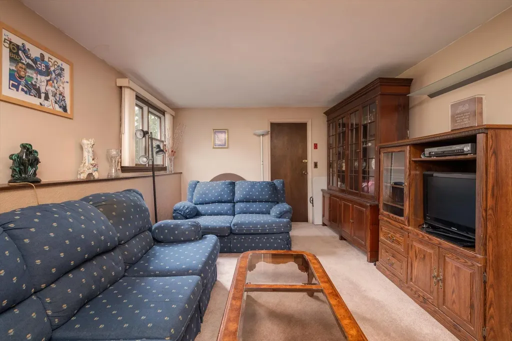 18 Howe Road Coram NY 11727