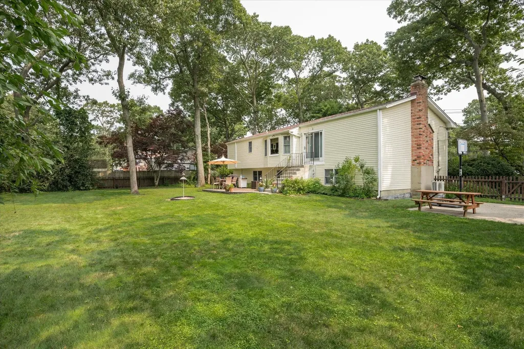 18 Howe Road Coram NY 11727