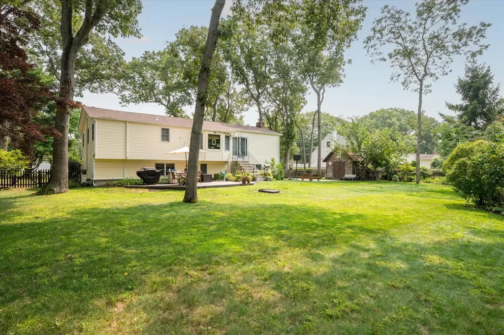 18 Howe Road Coram NY 11727
