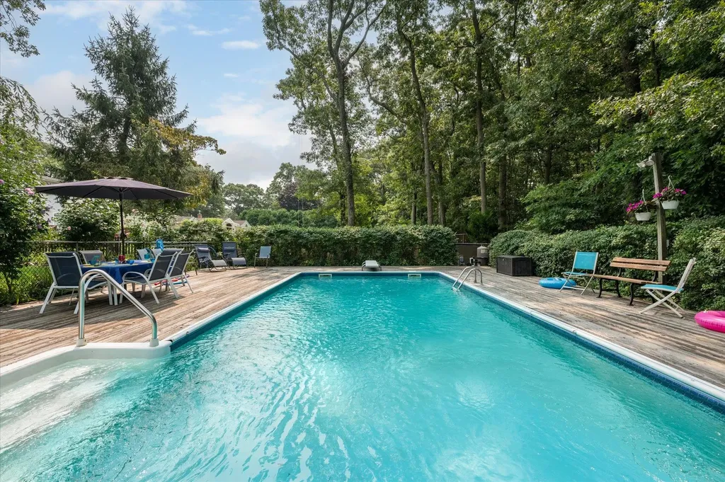 18 Howe Road Coram NY 11727