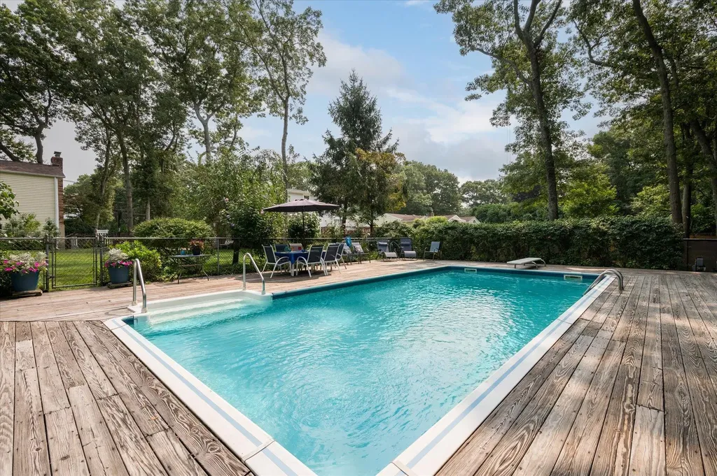 18 Howe Road Coram NY 11727