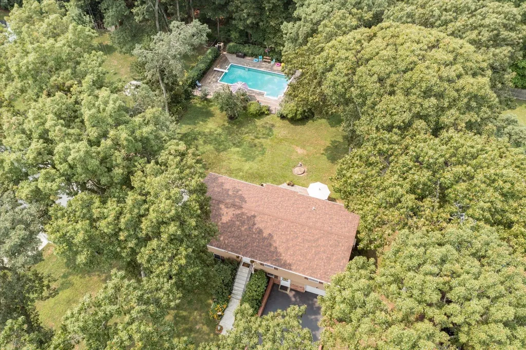 18 Howe Road Coram NY 11727