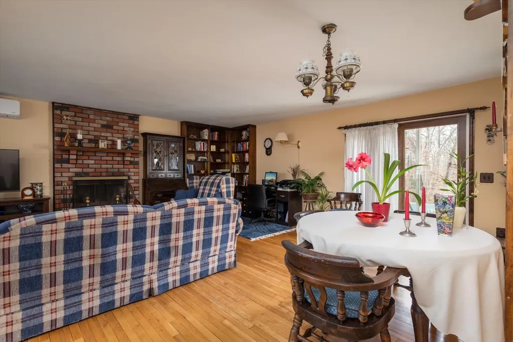18 Howe Road Coram NY 11727