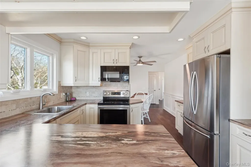36 Nautilus Drive Hampton Bays NY 11946