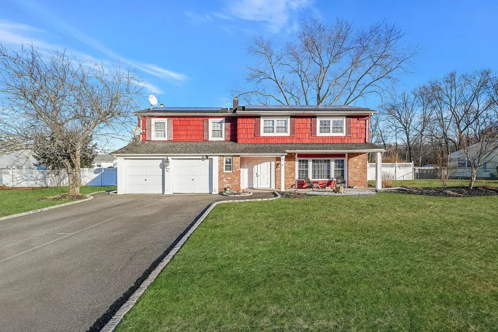 31 Thomas Street Brookhaven NY 11727