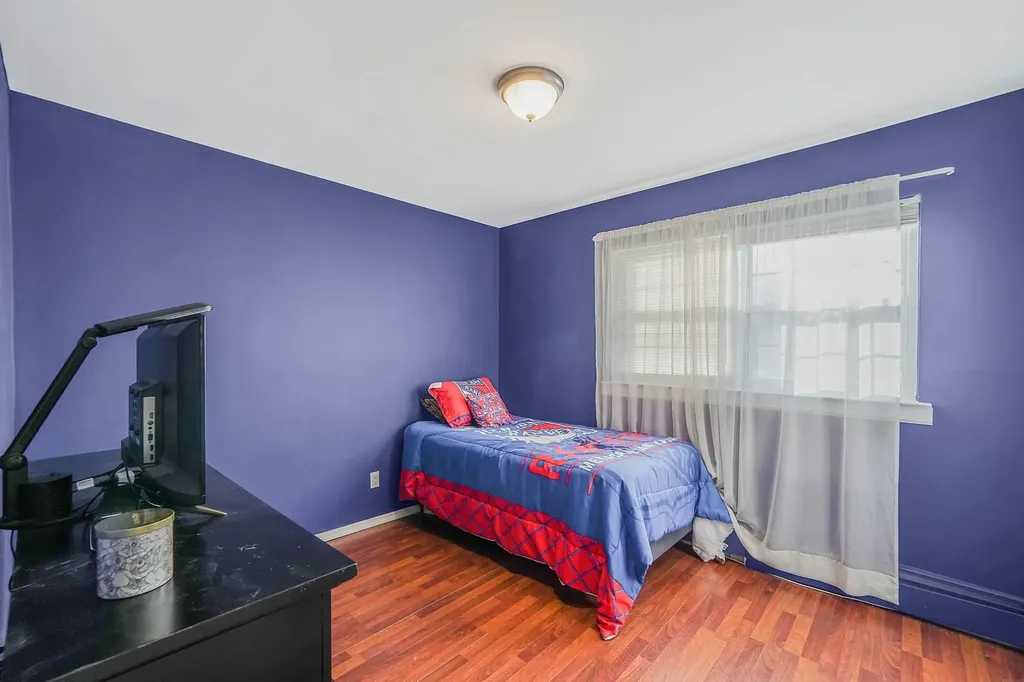 31 Thomas Street Coram NY 11727